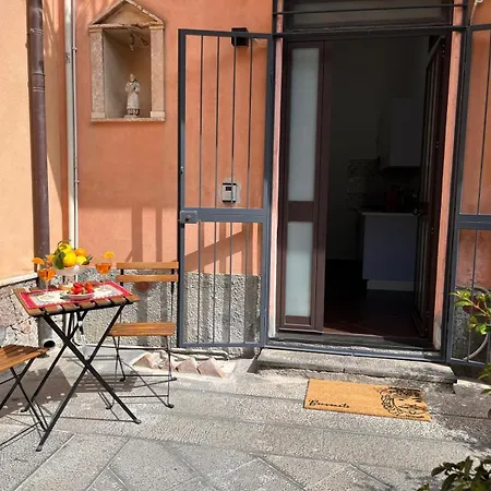Andrea's Apartment Giardini Naxos